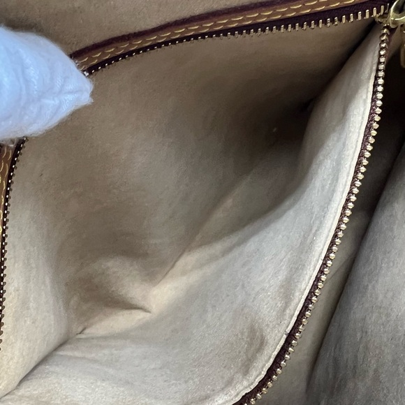 Authentic Louis Vuitton monogram Looping Gm - Picture 17 of 17